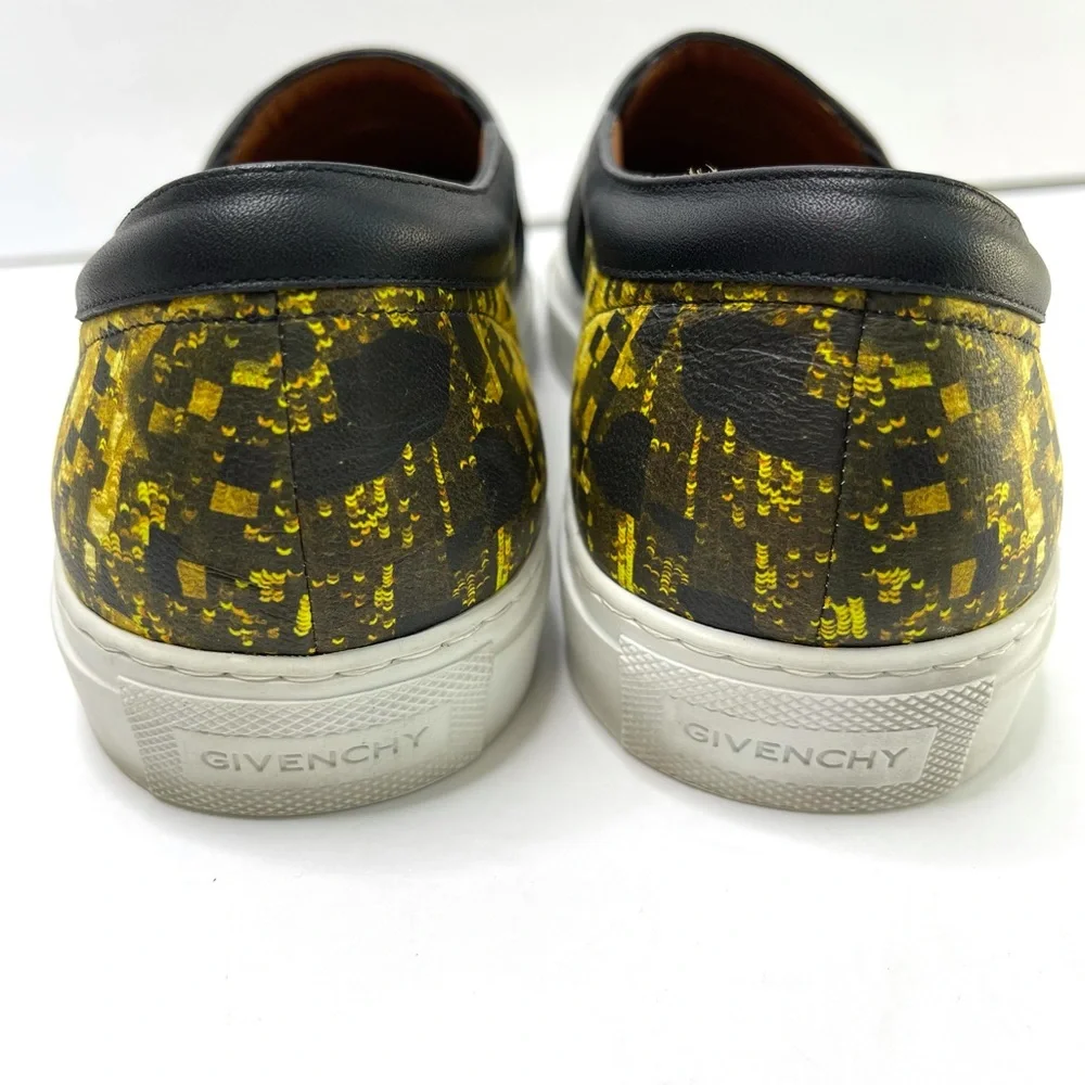 GIVENCHY Classic Slip On Mosaic Pixel Skate Sneakers Size 39 Made In Italy - Picture 6 of 15